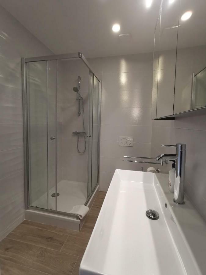 Apartments Tonkita With Jacuzzi Макарска Экстерьер фото